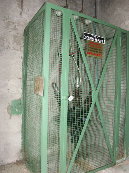 Ligne Maginot - ELEC - RéSEAU ALIMENTATION OUVRAGES DU SFH - (Infrastructures électriques) - HAGUENAU 1 - Poste de coupure
Vue de la cellule départ HTA vers l'ouvrage de Schoenenbourg - LAMBERT Pascal