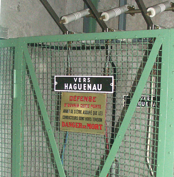 Ligne Maginot - ELEC - RéSEAU ALIMENTATION OUVRAGES DU SFH - (Infrastructures électriques) - HAGUENAU 1- Poste de Coupure
Sectionneur d'artère, la tête de cable en provenance du poste de Haguenau - LAMBERT Pascal