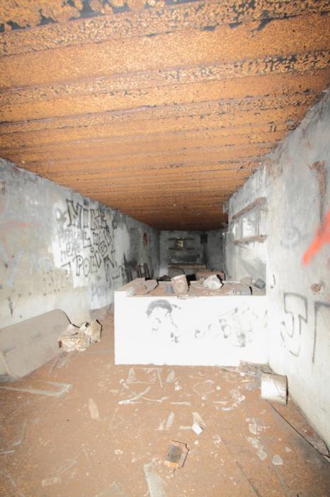 Ligne Maginot - OBSERVATOIRE Est des CERISIERS ( Blockhaus pour arme infanterie ) - Chambre de tir - A. SCHOEN