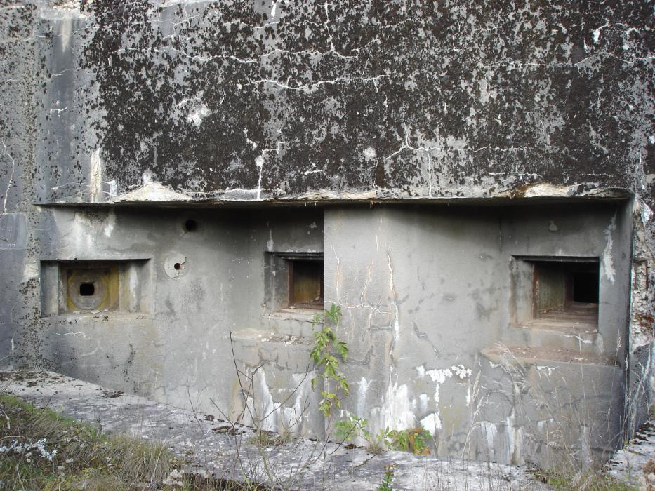 Ligne Maginot - ACHEN NORD EST - (Casemate d'infanterie - double) - Chambre de tir ouest - Christian LENHARD