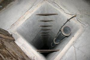 Ligne Maginot - LARCHE (L) - (Ouvrage d'infanterie) - Bloc 4
L'accés au bloc depuis les dessous