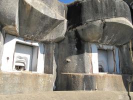Ligne Maginot - SAINTE AGNES (SAG) - EO9 - (Ouvrage d'artillerie) - Bloc 2
Vue rapprochée des créneaux de 75