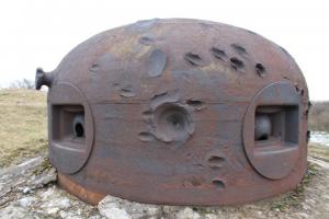 Ligne Maginot - WELSCHHOF - (Ouvrage d'infanterie) - Bloc 1
Une cloche GFM qui porte de nombreux impacts