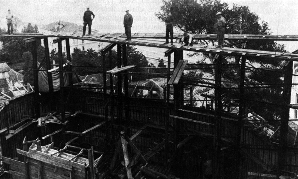 Ligne Maginot - CAP MARTIN - (Ouvrage d'artillerie) - Construction du bloc 3
Mise en place des coffrages avant la coulée du bloc, les voies de 60 pour l'amenée du béton sont en place - Inconnu
