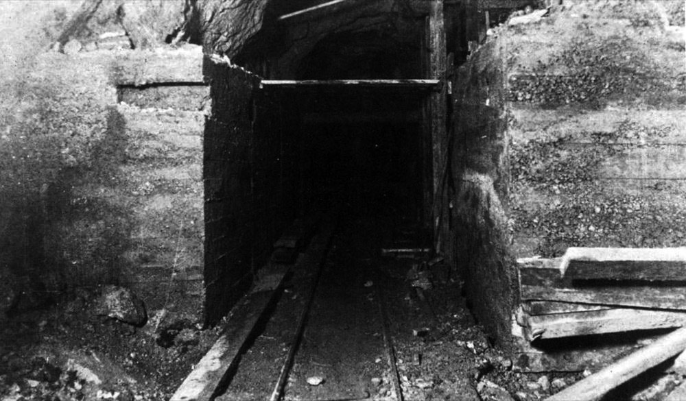 Ligne Maginot - CAP MARTIN - (Ouvrage d'artillerie) - Construction de l'ouvrage
Excavation des galeries, debut du bétonnage - Inconnu