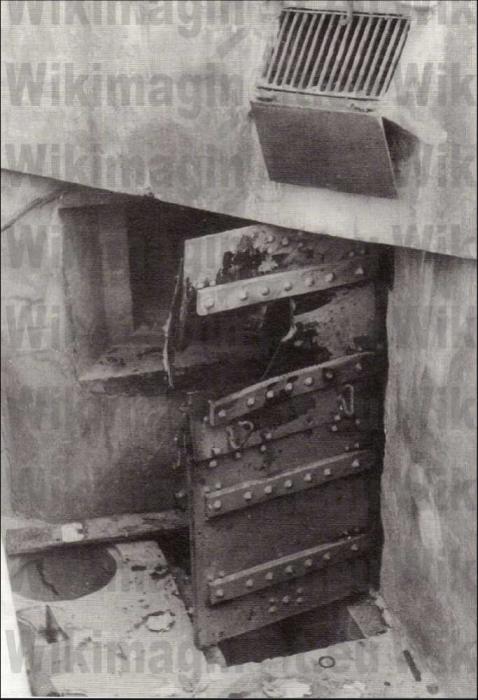 Ligne Maginot - ANCIENNE REDOUTE - (Abri) - La porte de l'abri durant l'été 1940 - Inconnu