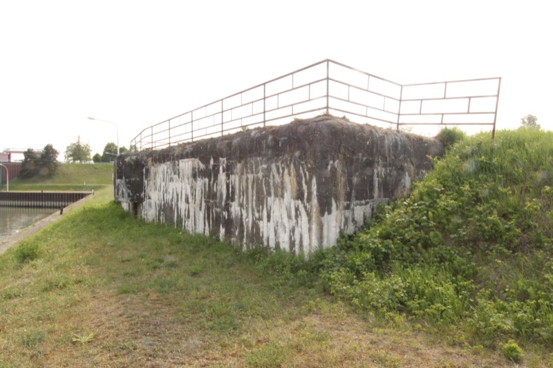 Ligne Maginot - PORT du RHIN Sud 18 ( Blockhaus pour arme infanterie ) - La façade frontale - Les Gardiens du Rhin