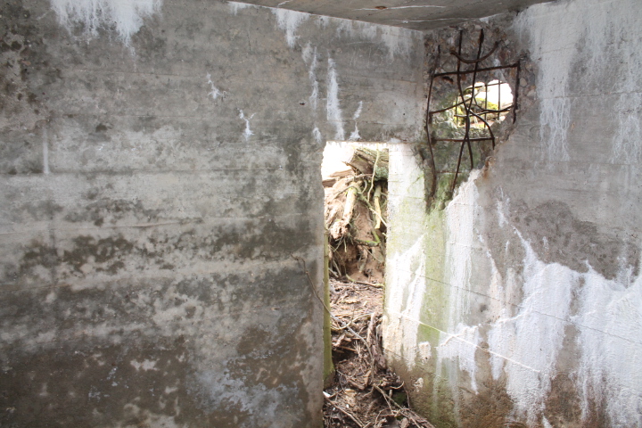 Ligne Maginot - HILLEN EST - (Blockhaus pour arme infanterie) - L'intérieur - Christian LENHARD