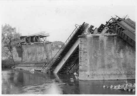 Ligne Maginot - Le pont de la voie ferrée enjambant la Blies à Sarreguemines - Photo de 1940 - inconnu