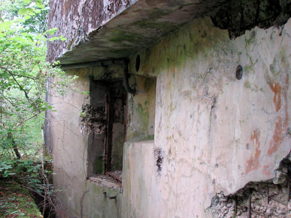 Ligne Maginot - VECKRING - X21 - (Abri) - Coffre Sud
Vue de la façade. - Schnoupf
