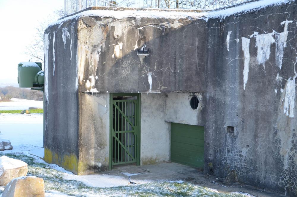 Ligne Maginot - 86 - ASCHENBACH - (Casemate d'infanterie - Double) - L'entrée du personnel et à droite l'entrée du matériel - D. Froehly