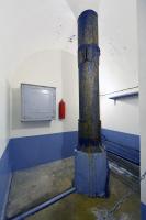 Ligne Maginot - SCHOENENBOURG - (Ouvrage d'artillerie) - Entrée de câbles téléphoniques
Les câbles téléphoniques pénétraient dans l'ouvrage par deux forages depuis la surface. Ces forages débouchent au niveau de locaux contiguës à la galerie principale.