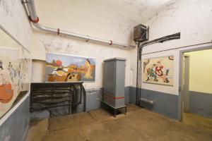 Ligne Maginot - SCHOENENBOURG - (Ouvrage d'artillerie) - Central téléphonique de l'ouvrage en 2013
Local chambrée