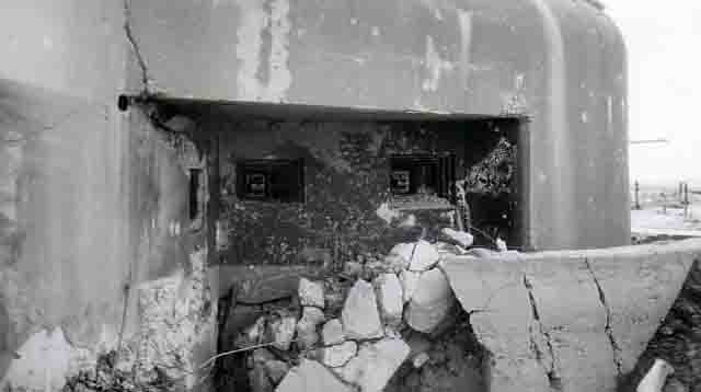 Ligne Maginot - OBERROEDERN NORD - (Casemate d'infanterie - Double) - La casemate après les combats.  - Inconnu
