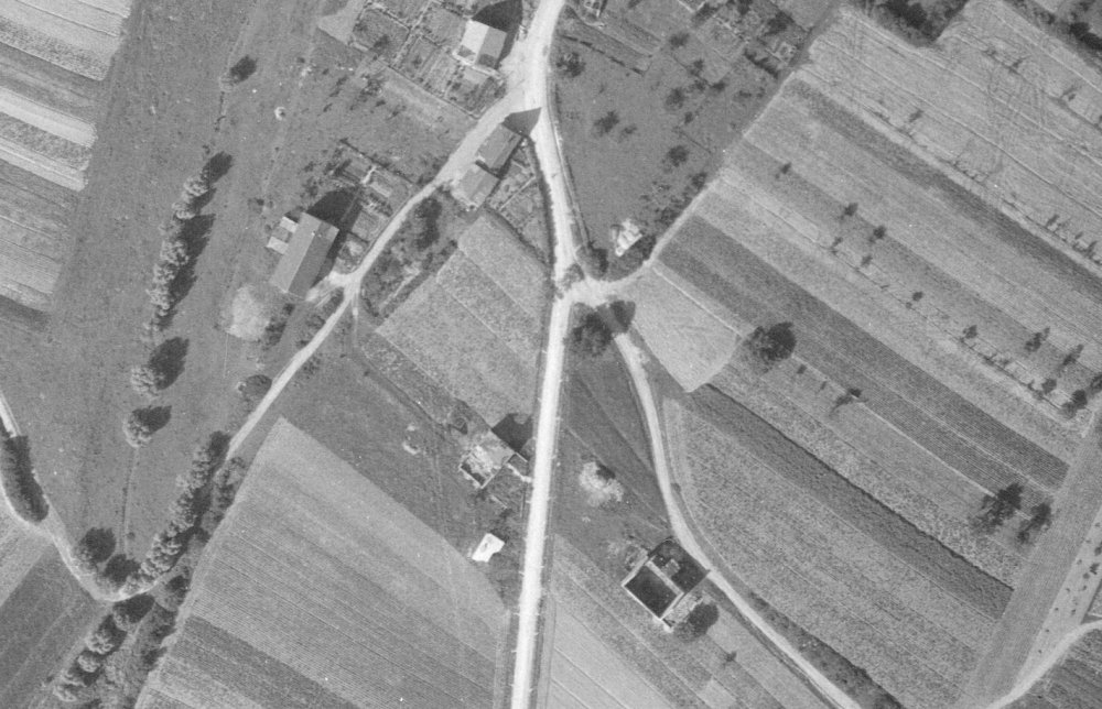 Ligne Maginot - BETTVILLER 3 (AVANT POSTE) - (Blockhaus pour arme infanterie) - Le blockhaus est clairement visible au centre vers le bas de la photo - IGN