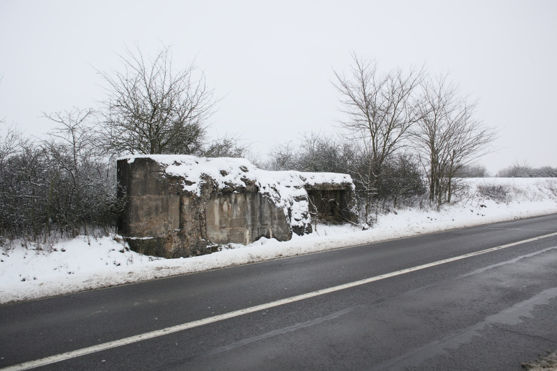 Ligne Maginot - CB295 - OBERRULEN - (Blockhaus pour canon) - Les vestiges du blockhaus se situent en bordure de la route reliant Hettange-Grande à Volmerange-Les-Mines. - www.arnaultjl-photo.com