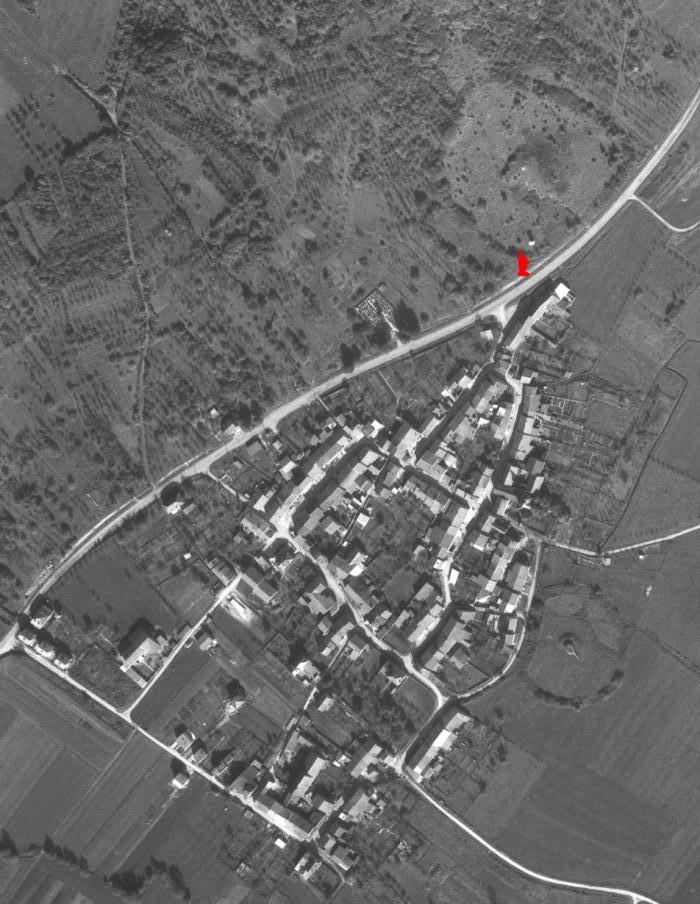 Ligne Maginot - SENTZICH - A16 - (Ouvrage d'infanterie) - On distingue en bas à gauche, le blockhaus Cb8, destiné a couvrir l'angle mort formé par le village. - IGN - Géoportail 1967