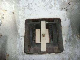 Ligne Maginot - PLATE LOMBARDE - (Ouvrage d'infanterie) - Bloc 2
Cloche Pamart
L'un des créneaux modifiés pour Fusil Mitrailleur