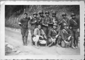 Ligne Maginot - PA DE CASTELLAR 5 - (Abri) - La troupe
Photo de M LAURENTI ayant participé à la construction des blocs puis aux combats de 1940