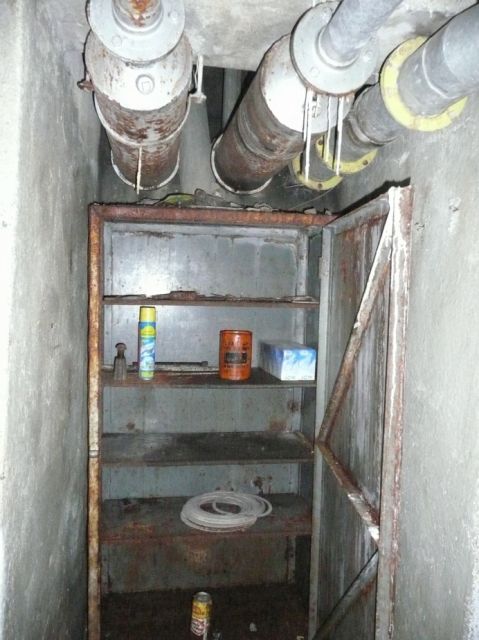 Ligne Maginot - PLATE LOMBARDE - (Ouvrage d'infanterie) - Bas du bloc cheminée
Départ des conduits d'échappement des diesels de l'usine - ARMAND Patrick