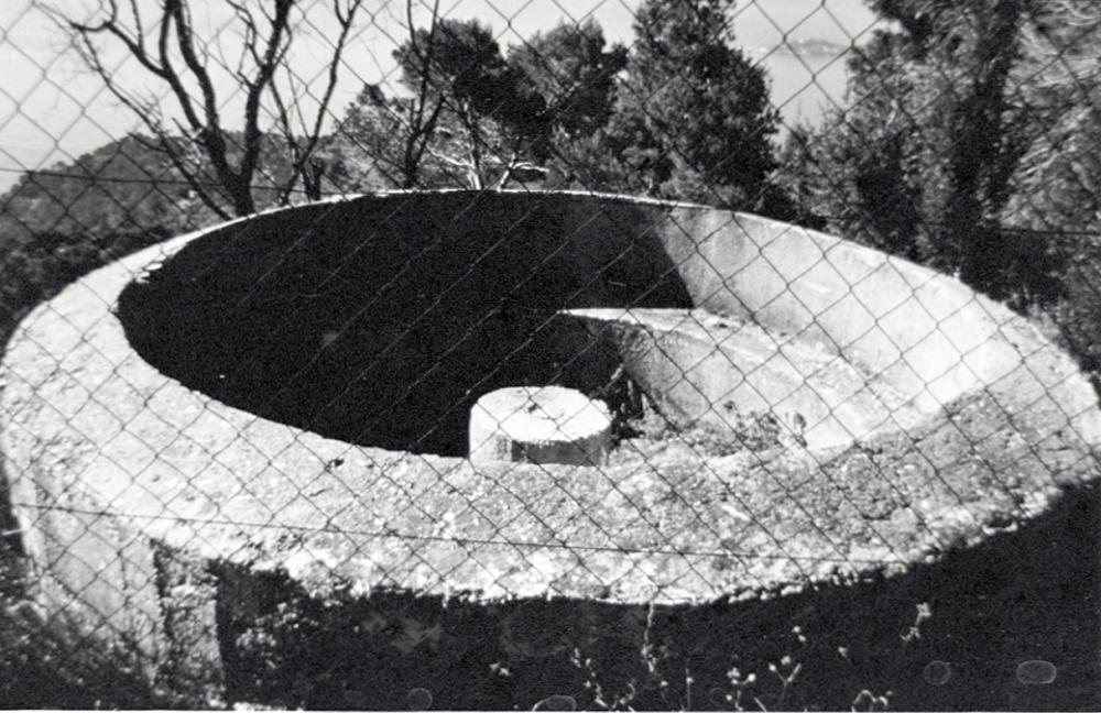 Ligne Maginot - EZE GRANDE CORNICHE (Cuve pour arme d'infanterie) - Cuve pour FM en DCA - LOVINY Alain