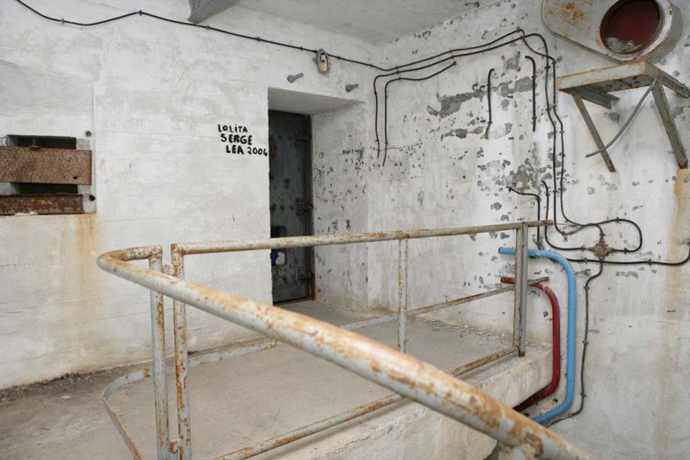 Ligne Maginot - GRANGES COMMUNES - (Ouvrage d'infanterie) - Bloc 1
Construit en 1956, et se résumant à la plus simple expression possible. - ZEIG Marc