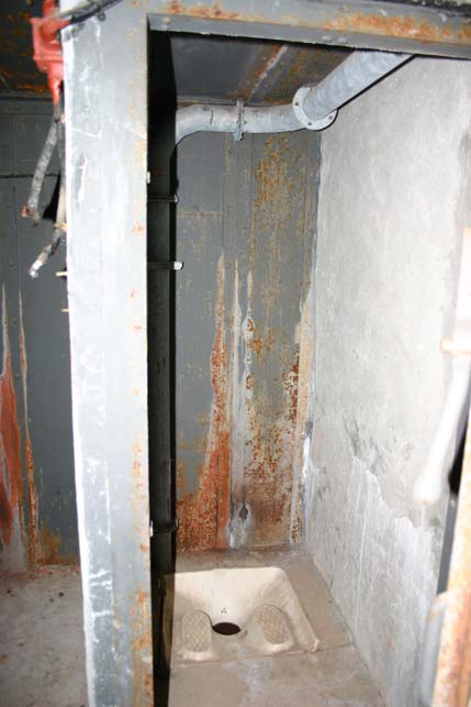 Ligne Maginot - GRANGES COMMUNES - (Ouvrage d'infanterie) - Bloc 2
Les latrines - ZEIG Marc