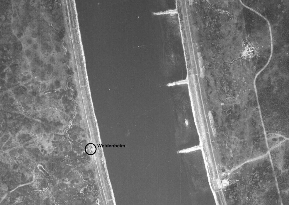 Ligne Maginot - Blockhaus de WEIDENGRUND - l'observatoire se trouvait vraisemblablement dans l'entrelac de tranchées en arrière du blockhaus de berge. - IGN