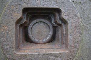 Ligne Maginot - Ouvrage de la FERTE - Bloc 2
Cloche pour AM n° 7
Le tampon obturateur est en place dans le créneau inutilisé
