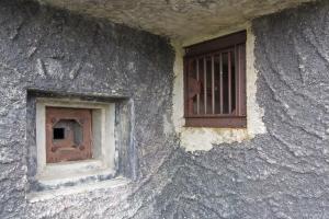 Ligne Maginot - GRANGES COMMUNES - (Ouvrage d'infanterie) - Bloc 2
Créneau FM et prise d'air de l'ouvrage