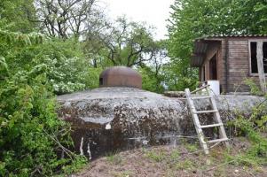 Ligne Maginot - LANGHEP NORD - C63 - (Casemate d'infanterie - Simple) - La casemate du Langhep nord a été partiellement ensevelie, les créneaux de tir et le fossé diamant remblayé.