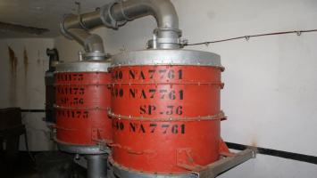Ligne Maginot - LA SALMAGNE - (Ouvrage d'infanterie) - Bloc 2
La salle des filtres
Filtre modèle SP 36 destinés à débarrasser l'air extérieur des gaz de combats avant d'être insufflé dans l'ouvrage