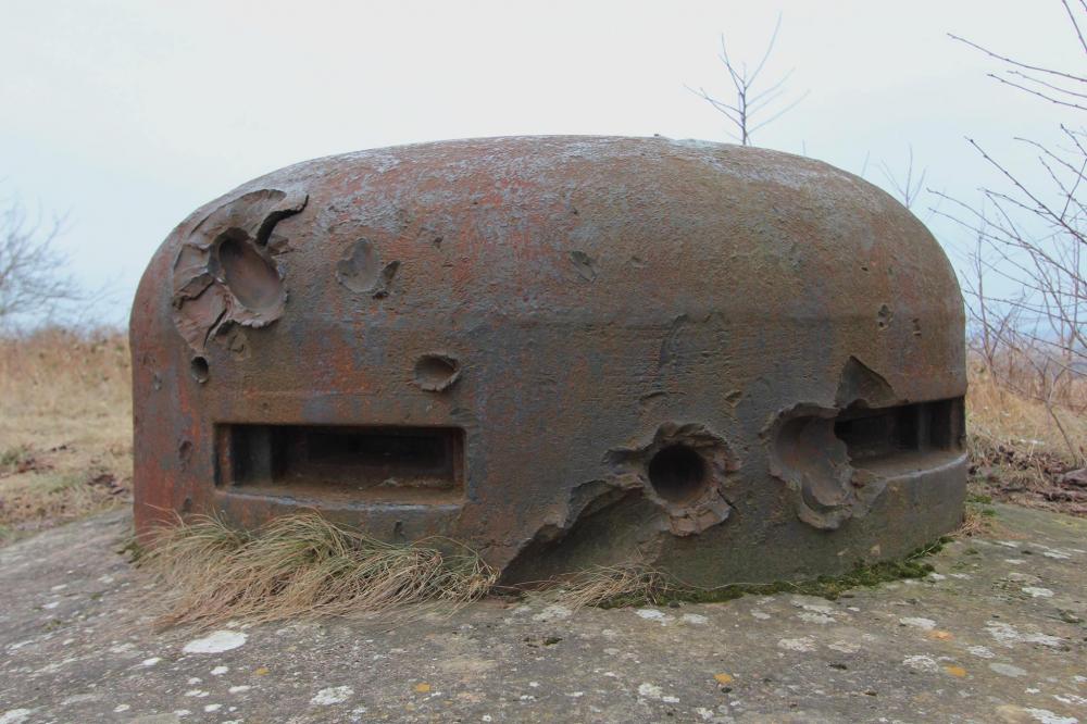 Ligne Maginot - BOIS DE HOFFEN EST - O3 - (Casemate d'infanterie - Simple) - La cloche VDP lacérée par les impacts de PAK allemand - GRAMI