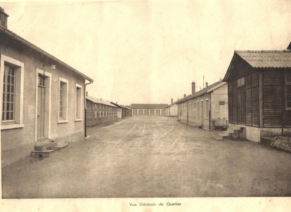 Ligne Maginot - FESSENHEIM - (Camp de sureté) - Livret de photos du casernement de sureté de Fesseheim et du détachement du 42° RIF qui l'occupait en février 39
Vue générale du quartier - Inconnu