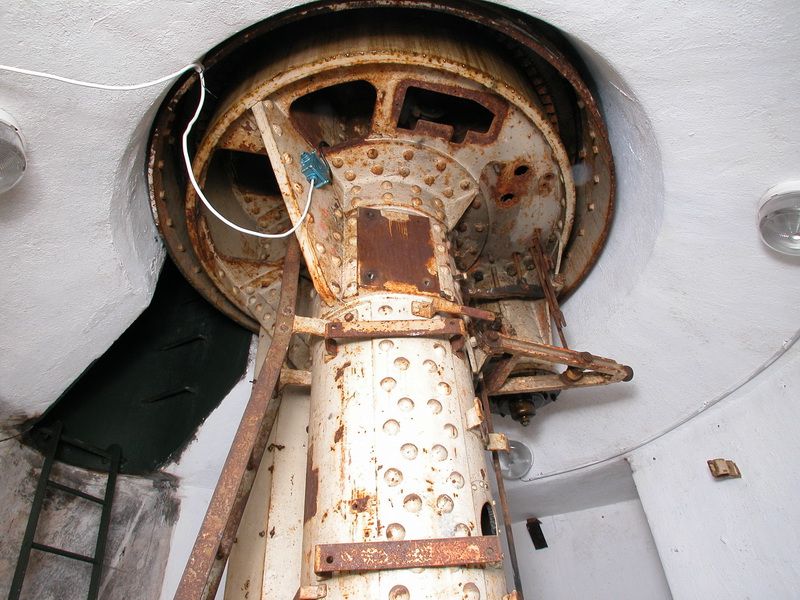 Ligne Maginot - BOIS DU FOUR - A5 - (Ouvrage d'infanterie) - Tourelle de mitrailleuses
L'étage intermédiaire - HUYGEN Georges