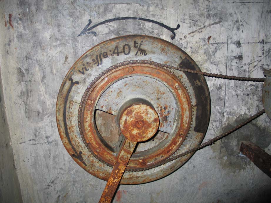 Ligne Maginot - LA ROUE - (Ouvrage d'infanterie) - Le bloc d'entrée
Le ventilateur à bras - ZEIG Marc