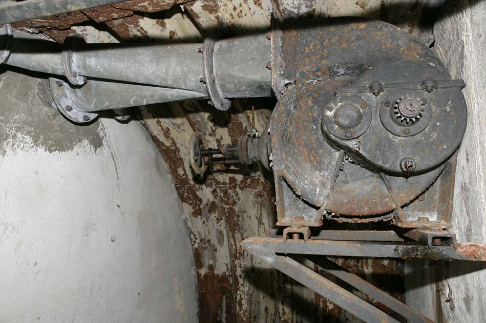 Ligne Maginot - VALLEE ETROITE - (Ouvrage d'infanterie) - Le ventilateur à bras de l'ouvrage - ZEIG Marc