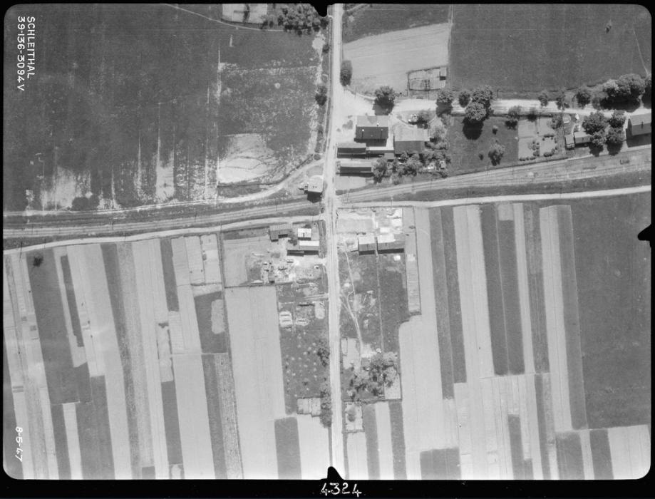 Ligne Maginot - MF9 - SCHLEITHAL EST (GRM) - (Poste GRM - Maison Forte) - Photo aérienne de 1947 montrant la position de la Maison Forte 9 de Schleithal. - IGN - Géoportail 1947
