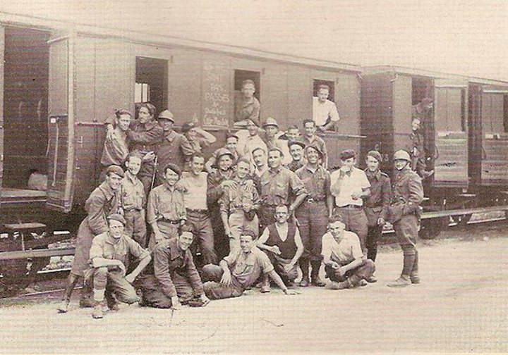 Ligne Maginot - CAP MARTIN - (Ouvrage d'artillerie) - Une partie de l'équipage de l'ouvrage de Cap Martin lors de sa démobilisation en juillet 1940 - Inconnu