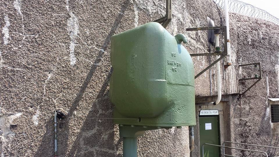 Ligne Maginot - BOIS DU FOUR - A5 - (Ouvrage d'infanterie) - Chambre de tir ouest
Le projecteur blindé