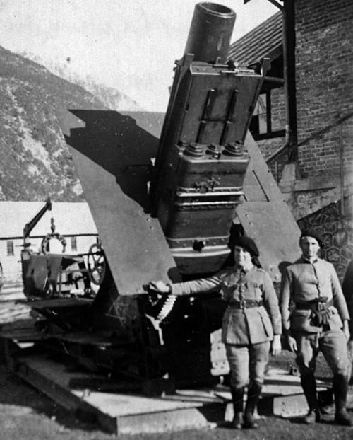 Ligne Maginot - POET MORAND (154° RAP - 6° BIE) - (Position d'artillerie préparée) - L'une des pièces ayant tiré sur le Fort du Chaberton - Inconnu