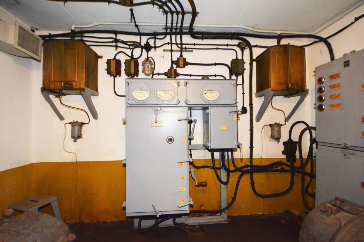Ligne Maginot - LA FERTE - (Ouvrage d'infanterie) - Bloc 1
Usine électrique 
Les tableaux de distribution électrique et de commande des groupes électrogène - LAMBERT Pascal