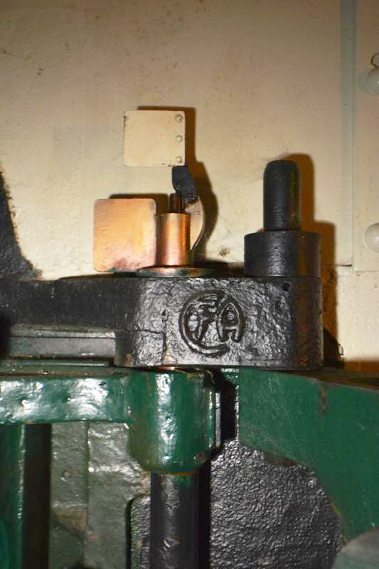 Ligne Maginot - Ouvrage de la FERTE - Bloc 1
Canon antichar de  47 mm mle 34 
Indicateur confirmant le bon verrouillage du canon dans la trémie