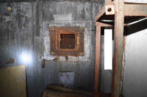 Ligne Maginot - LANGHEP NORD - C63 - (Casemate d'infanterie - Simple) - La chambre de tir. - Gut didier