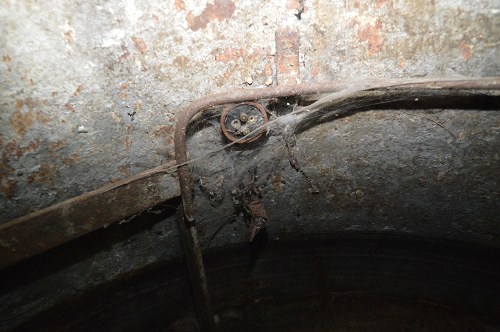 Ligne Maginot - LANGHEP NORD - C63 - (Casemate d'infanterie - Simple) - Prise téléphonique dans la cloche GFM - Gut didier
