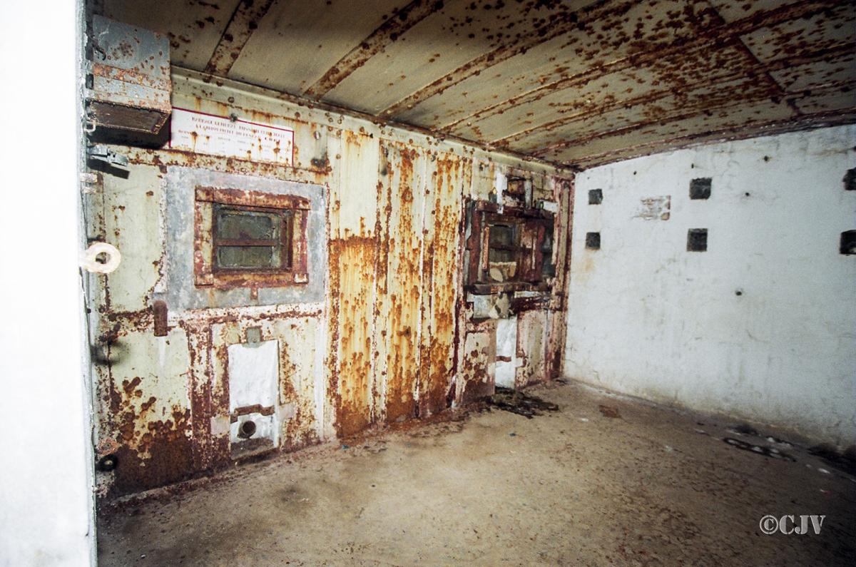 Ligne Maginot - FERME CHAPPY - A1 - (Ouvrage d'infanterie) - Bloc 1
Chambre de tir Est - Lia VERMEULEN
