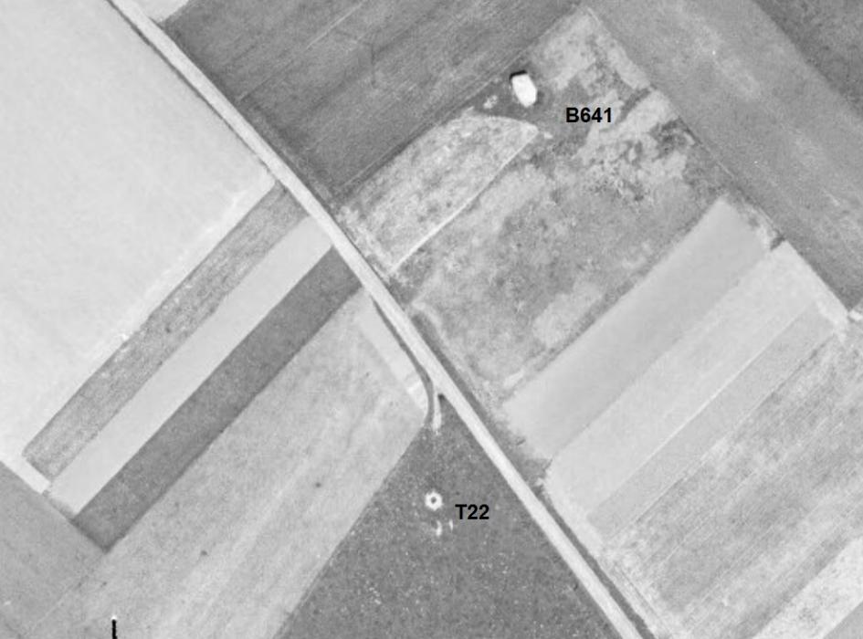 Ligne Maginot - T522 - CALVAIRE - (Cuve pour arme d'infanterie) - Le bloc de la tourelle est parfaitement discernable. Il a aujourd'hui disparu. - IGN - Géoportail 1950