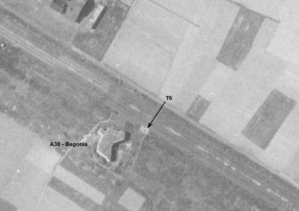 Ligne Maginot - T6 - ONNAING - (Cuve pour arme d'infanterie) - L'emplacement est distinguable, au bord de la ligne de chemin de fer, juste devant la casemate A38. - IGN - Géoportail 1947