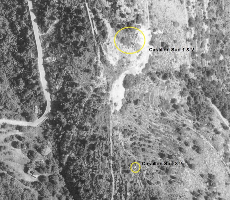 Ligne Maginot - CASTILLON SUD 2 - (Cuve pour arme d'infanterie) - On aperçoit la tranchée et les postes de combat en haut de la photo - IGN - Géoportail 1970