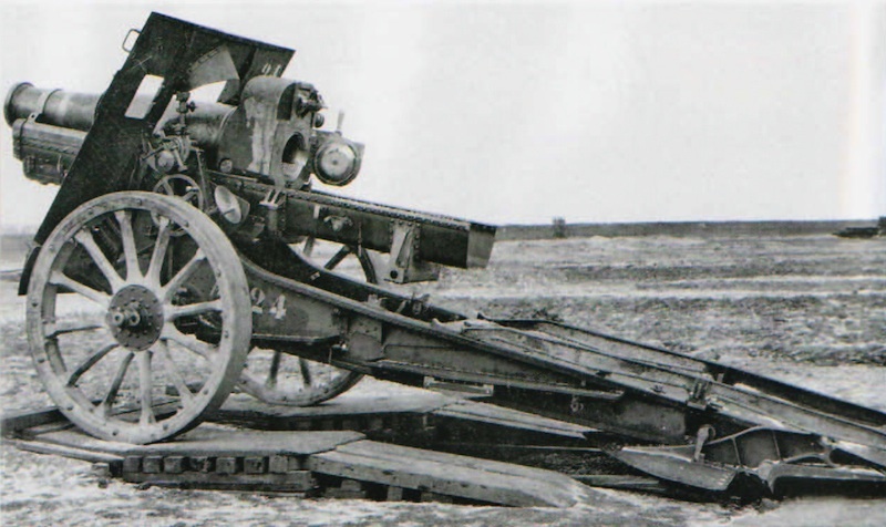 Ligne Maginot - Mortier de 220 mm C Mle 1916 Schneider - Cet exemplaire possède les caractéristiques du modèle 1915 (40 premières pièces): roues à bandage acier et 12 rayons). - Inconnu